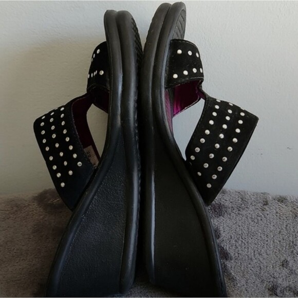 Skeckers, Sz 6, Black Faux Suede/Studs Strappy Mules Slip on Wedge Heels - Picture 2 of 9